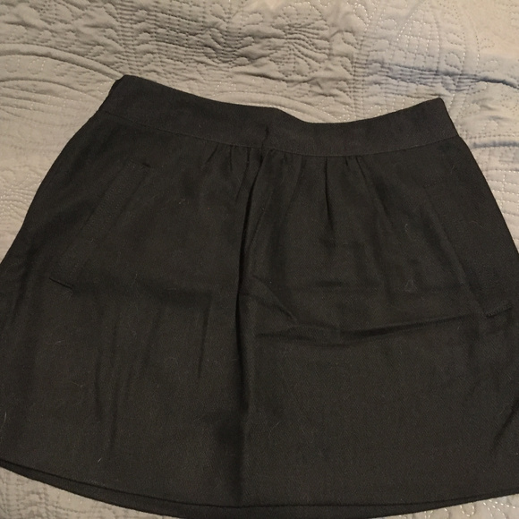 J. Crew Dresses & Skirts - J. Crew Wool Mix Mini women’s size 6